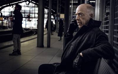 Сериал «По ту сторону»: шпионаж и параллельный мир Сериал «По ту сторону»: шпионаж и параллельный мир