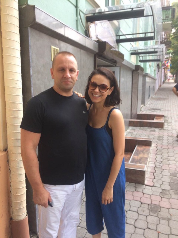 Мила Кунис и Эштон Кутчер посетили Черновцы