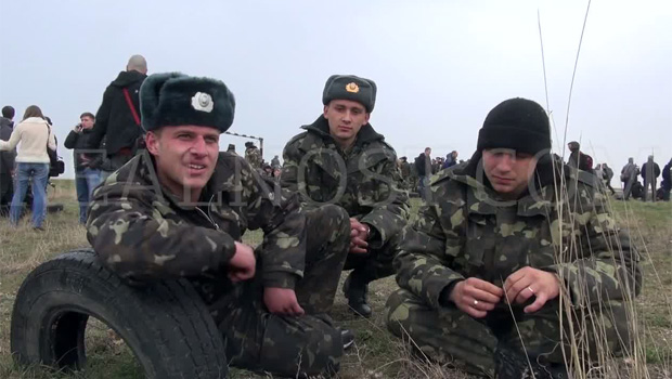 украинские военные в окруженной оккупантами базе в Крыму